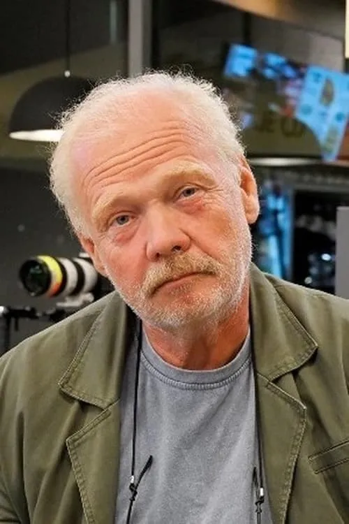 Tibor Vokoun — personaje: Jari