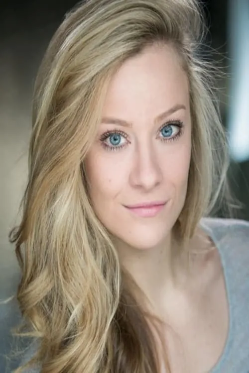 Tiffany Ceri interpretando a Stephanie