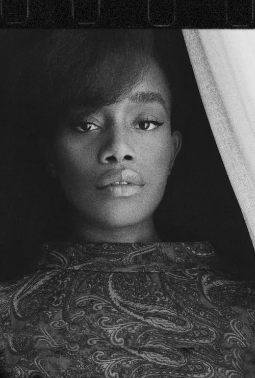 Tiffany Tenille interpretando a Ashley