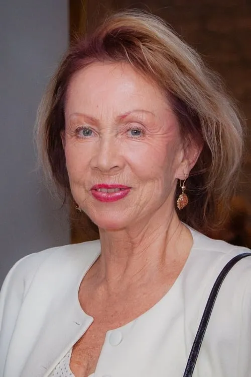 Tiia Kriisa interpretando a Grandmother