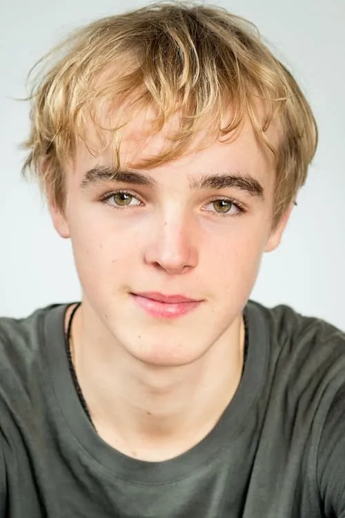 Tilman Döbler interpretando a Fred Ernst