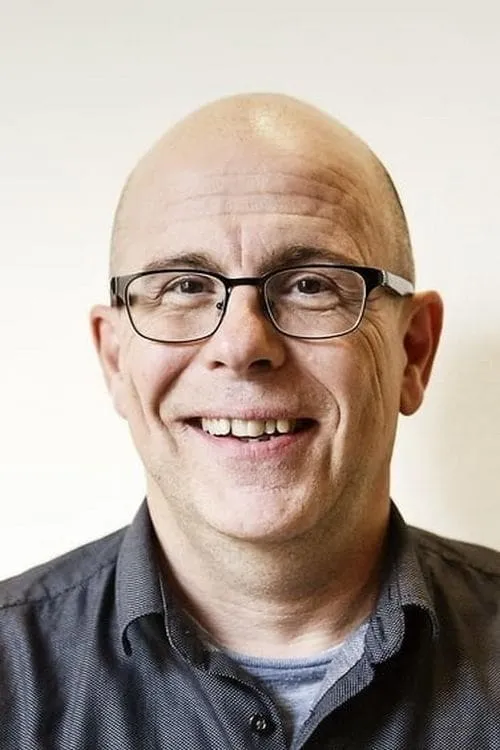 Timo Kahilainen interpretando a Gerhard Rihmakallo / Jouni Hirvi / Yrjö Kortesmäki / Thomas / John Excalibur