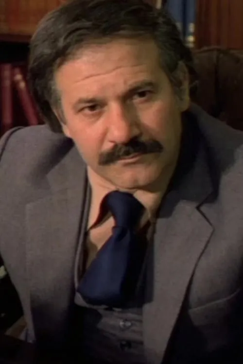 Timos Perlegas — personaje: Thanasis Bekos