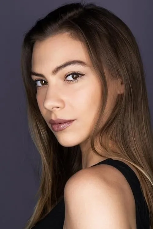 Tina Bell interpretando a Katherine