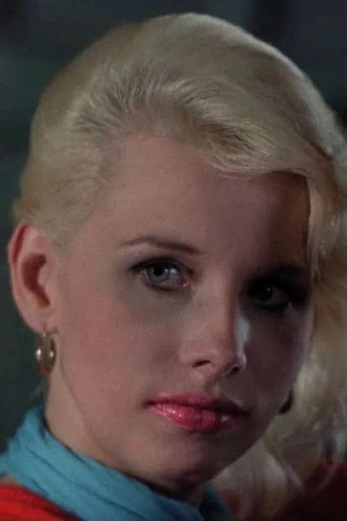 Tina L'Hotsky interpretando a Sportster Debbie