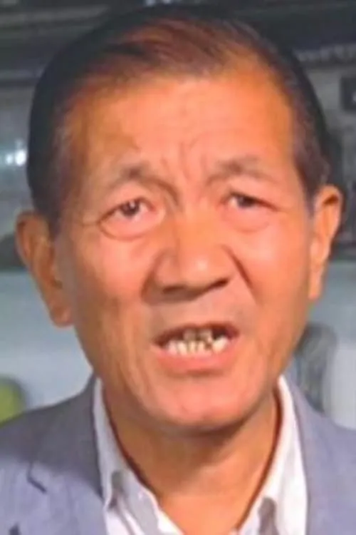 To Wing-Leung interpretando a