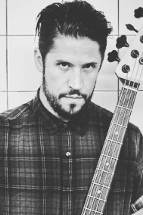 Jesse Draper ha trabajado con Tobin Esperance en 1 ocasiones