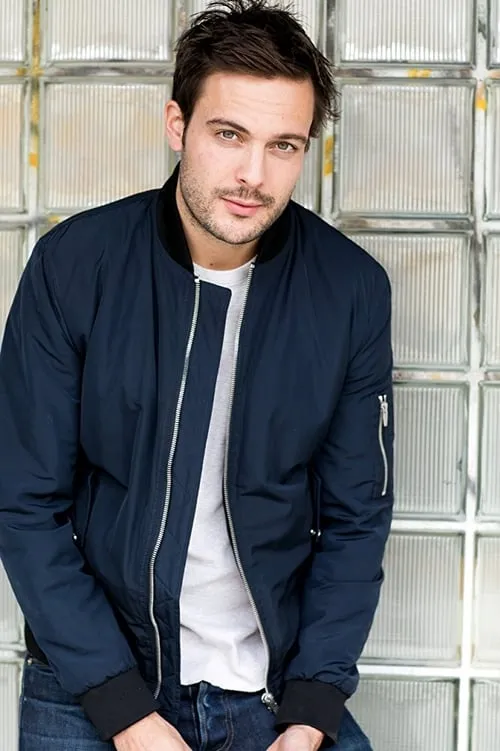 Todd Goble interpretando a Jimmy Perkins