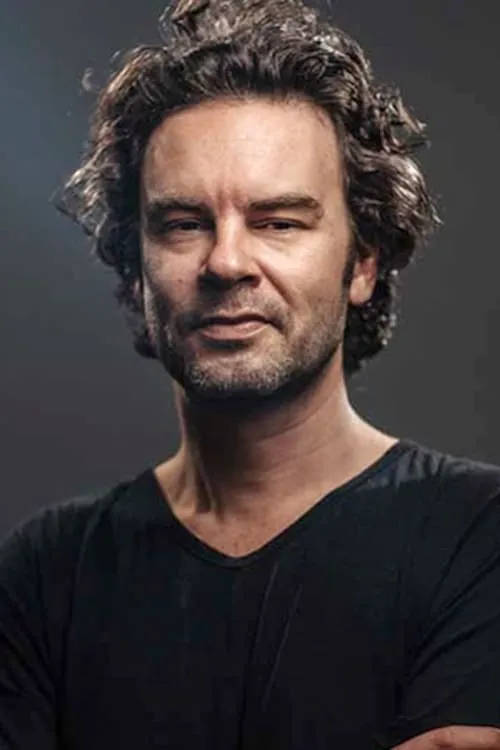 Tom Dewispelaere — personaje: John Beckers