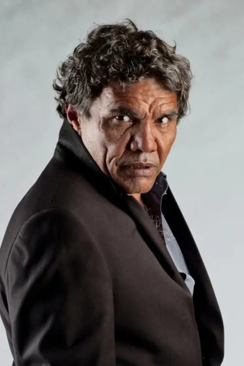 David Gulpilil ha trabajado con Tom E. Lewis en 3 ocasiones