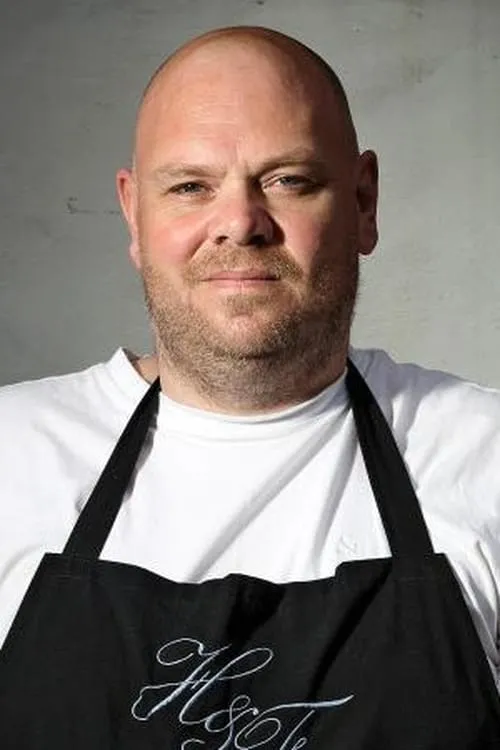 Tom Kerridge interpretando a Keithie
