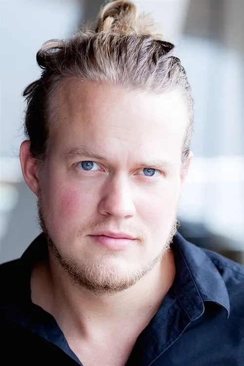 Jordan Elliot Dwyer ha trabajado con Tom Sommerlatte en 1 ocasiones