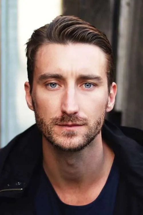 Tom Stokes interpretando a Withins