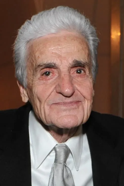 Tom Troupe interpretando a 