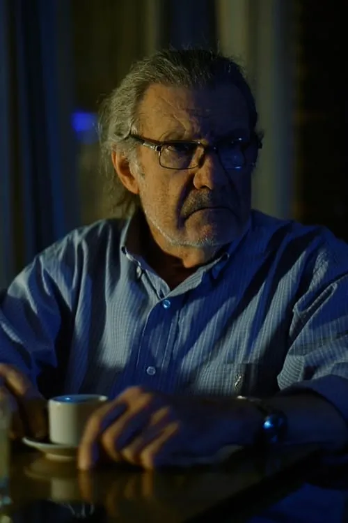 Joaquín Fernandez Benard ha trabajado con Tomás Castagno en 1 ocasiones