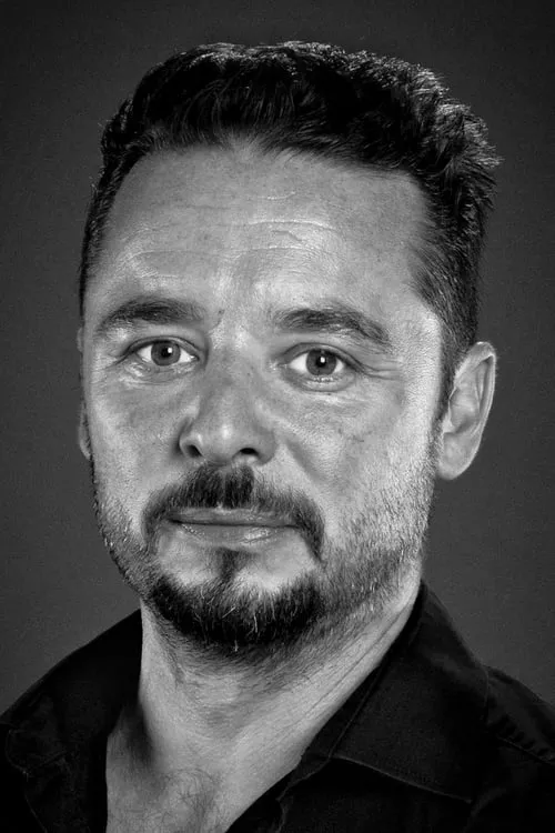 Foto de perfil del actor Tomáš Lněnička en el reparto