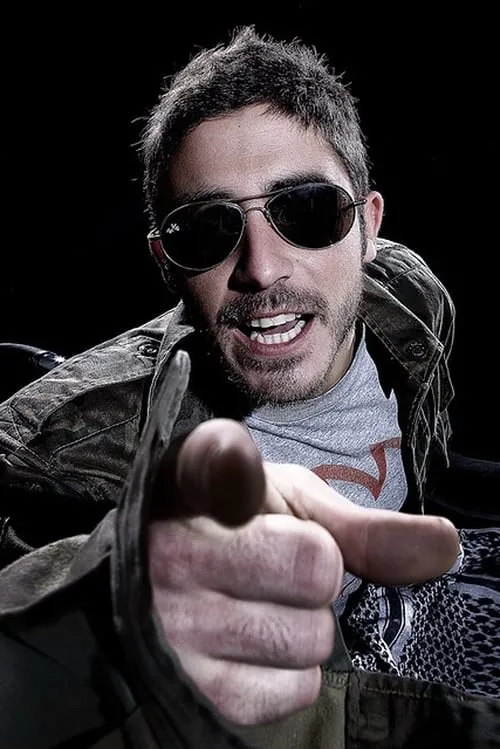 Adrián Pino ha trabajado con Tomás Moreno en 1 ocasiones