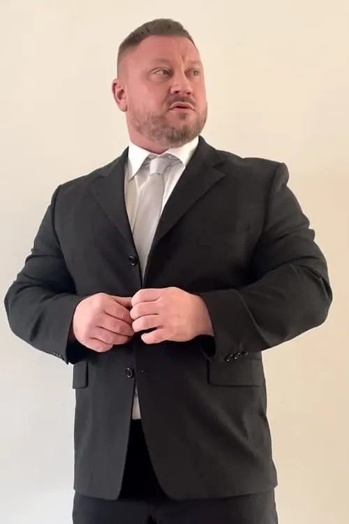 Tommo Thomas interpretando a The Cowboy