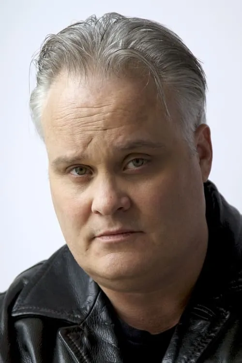 Tommy Nohilly interpretando a Humpty's Friend