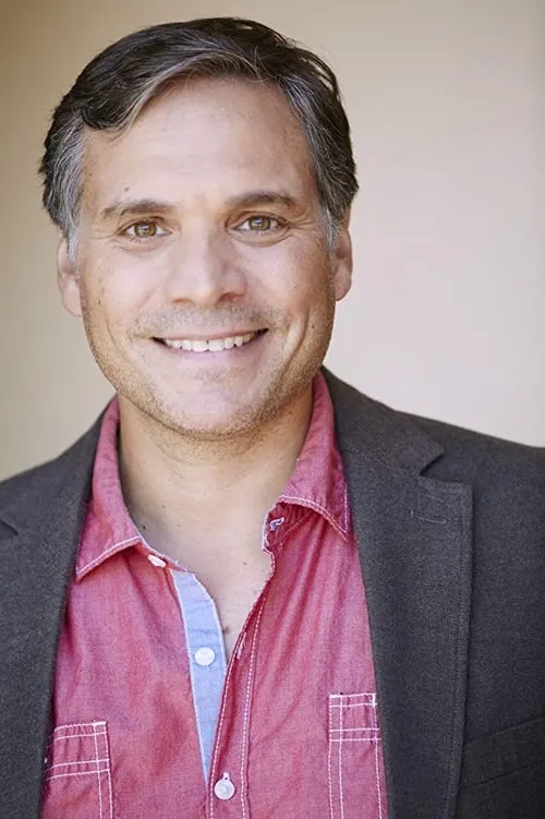 John Ainsworth ha trabajado con Tommy Villafranca en 2 ocasiones