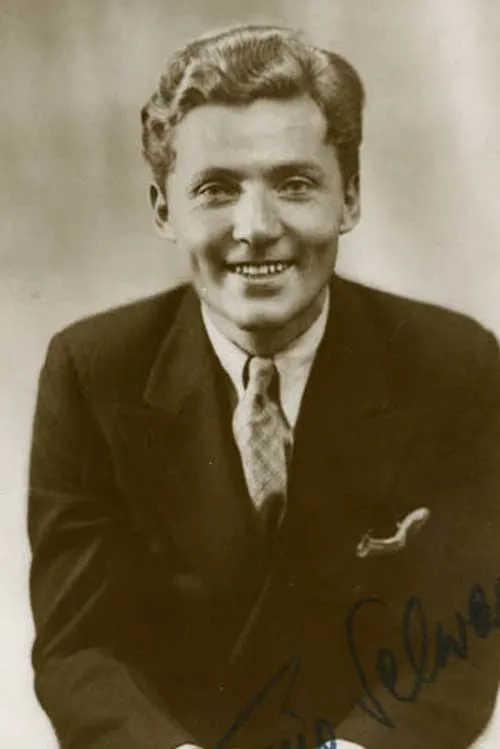 Tonio Selwart interpretando a General Renner