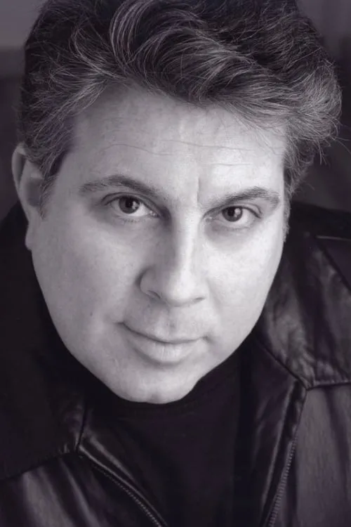 Tony Cucci interpretando a Big Lou