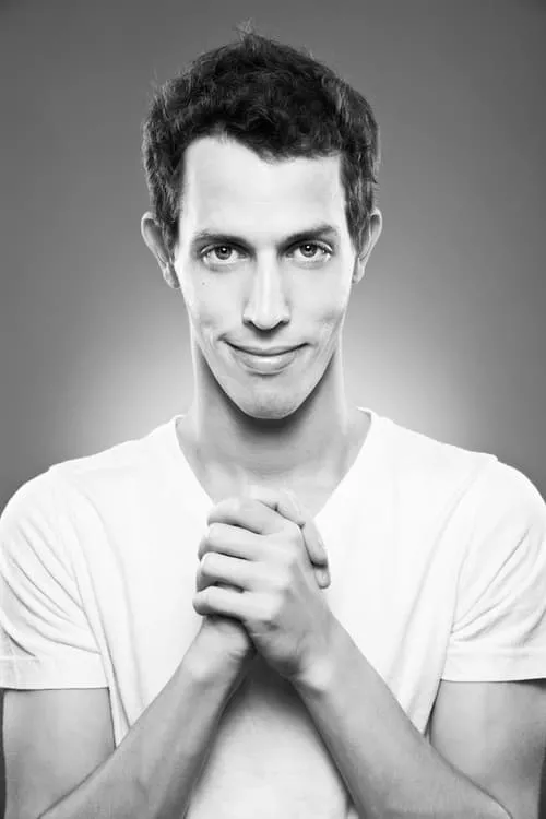 Tony Hinchcliffe interpretando a Self