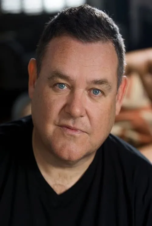 Tony Maudsley interpretando a William Jones