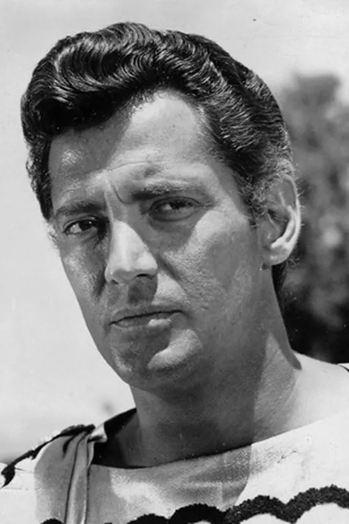 Tony Russel interpretando a Leslio