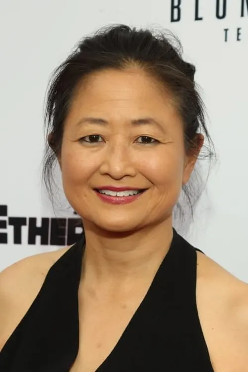 Toy Lei interpretando a Mei-mei / Ling-ling