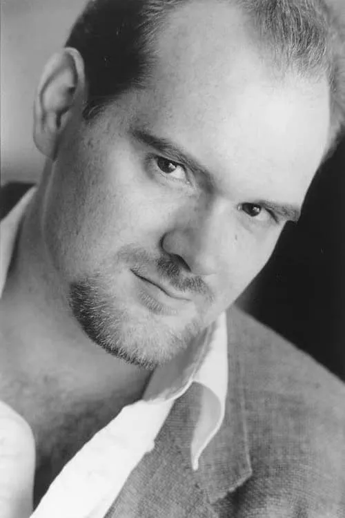 Tracy Howe interpretando a Sergeant Major Hartman