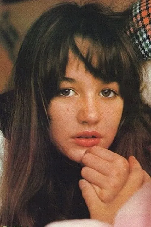 Tracy Hyde interpretando a Pauline Cox