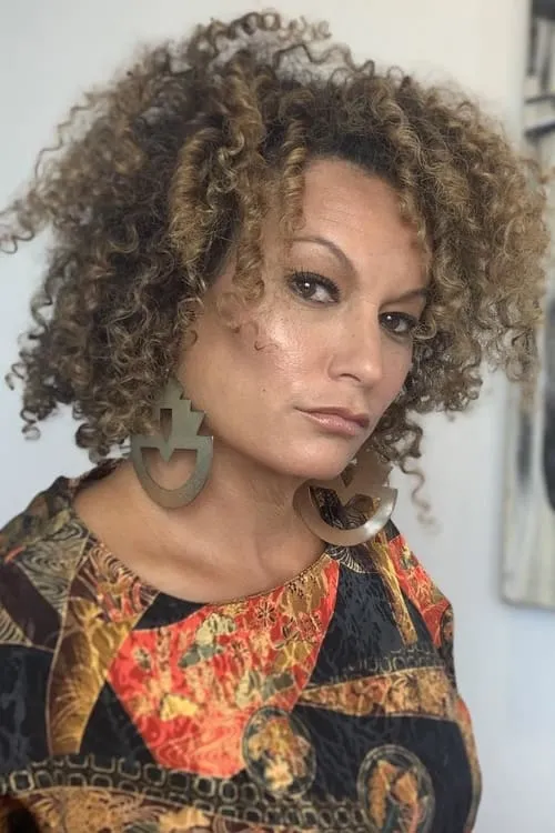 Trayce Gigi Field en su biografía y filmografía