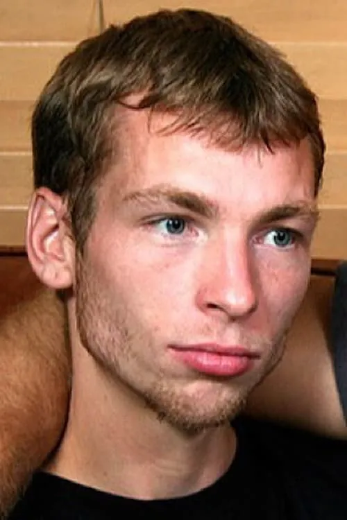 Tripod Trevor interpretando a