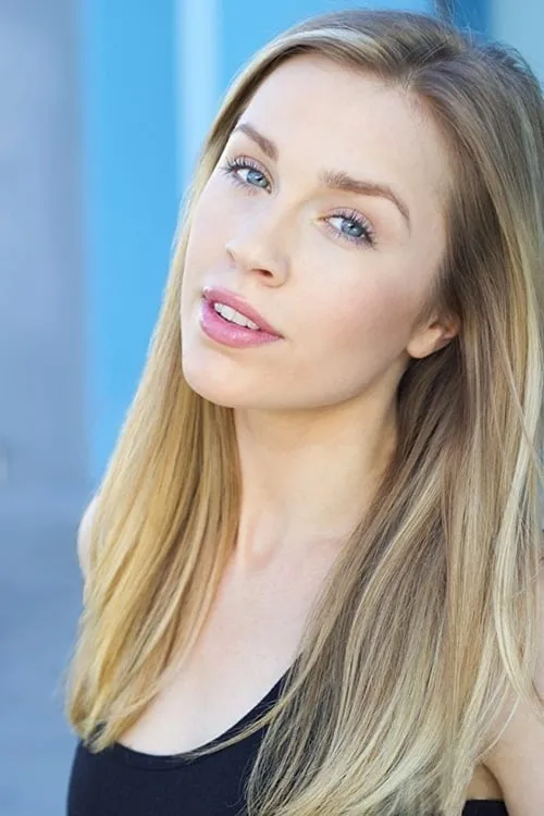 Tru Collins interpretando a Alexis the Ex