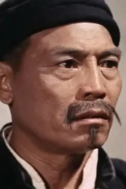 Tsung Yu interpretando a