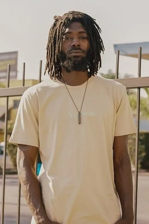 Turen Robinson interpretando a Isaiah