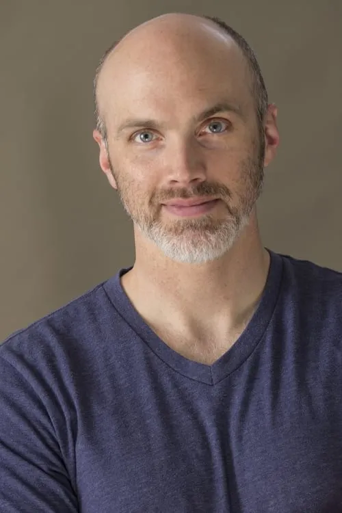 Turner Crumbley interpretando a