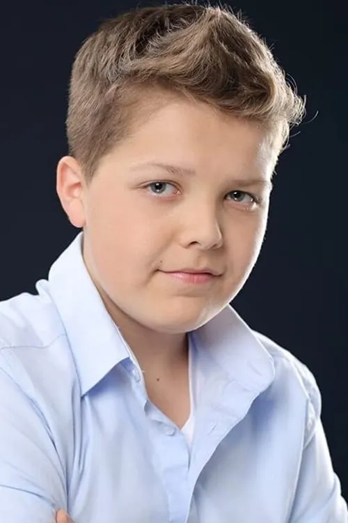 Ty Consiglio interpretando a Curtis Critter