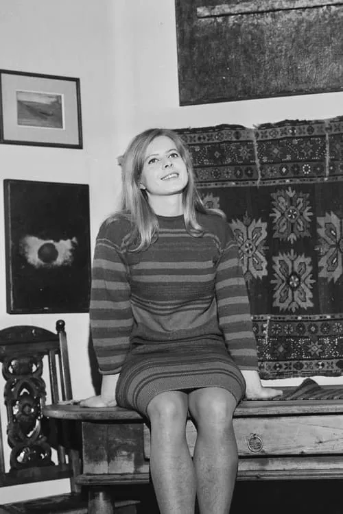 Margareth A.E. Julien ha trabajado con Ulrikke Greve en 1 ocasiones