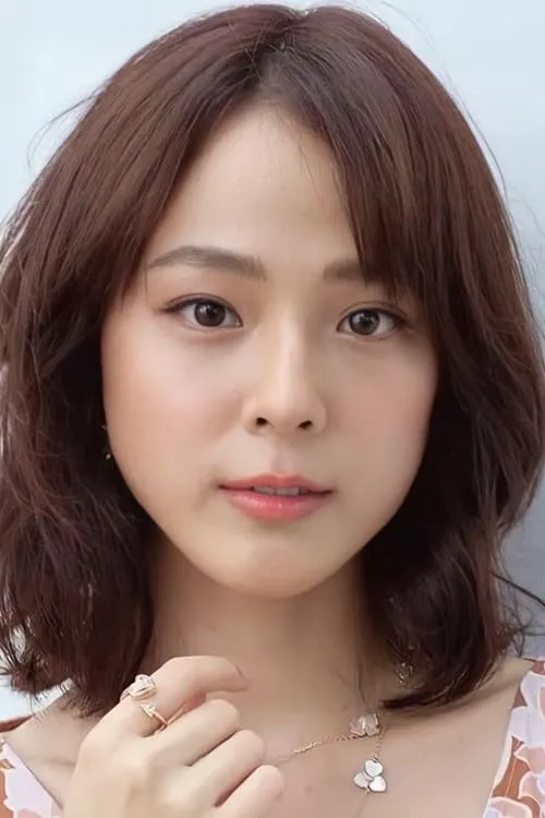 อังศุมาลิน สิรภัทรศักดิ์เมธา interpretando a Ploy