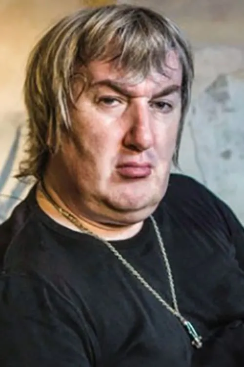 Uroš Đurić interpretando a Andeo