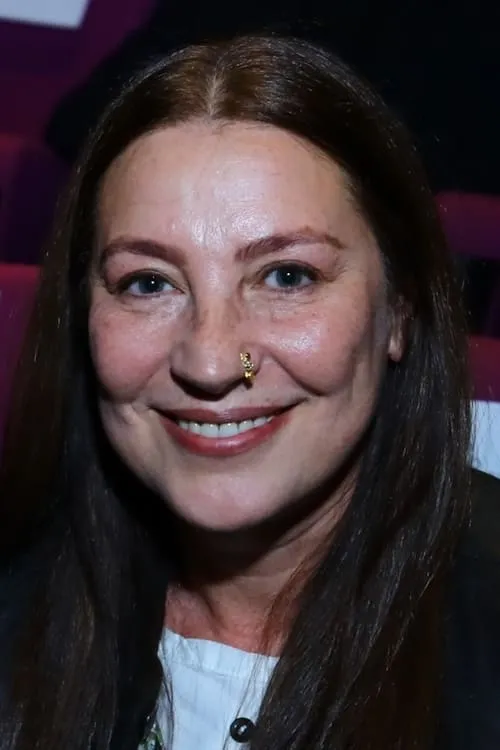 Azra Akin ha trabajado con Vahide Perçin en 2 ocasiones