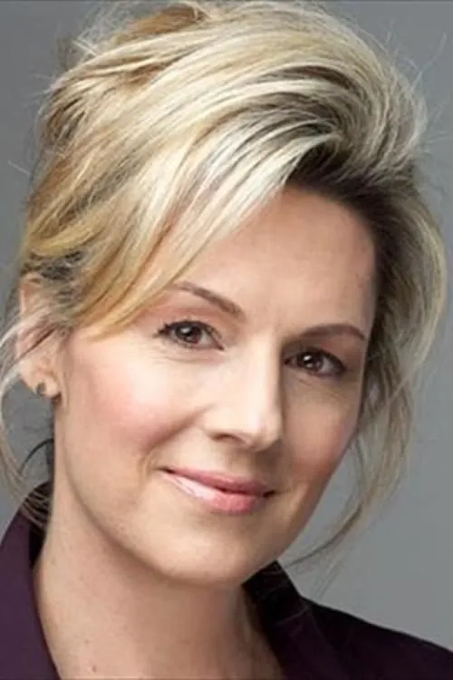 Val Cole interpretando a Entertainment Reporter