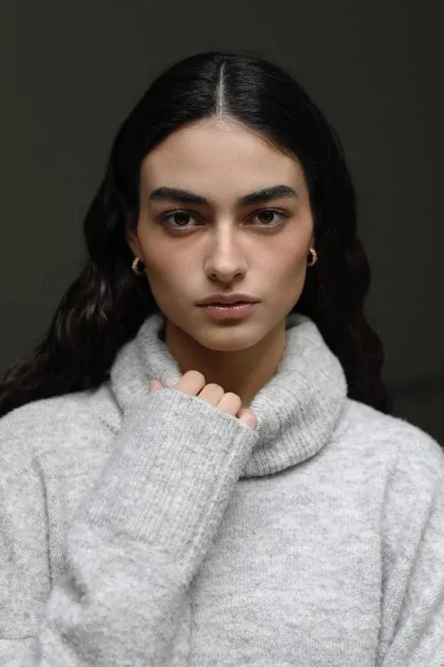 Val Dorantes — personaje: Maya