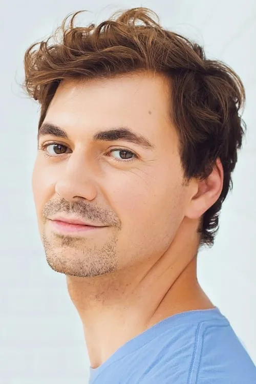 Valer Barna-Sabadus interpretando a Self