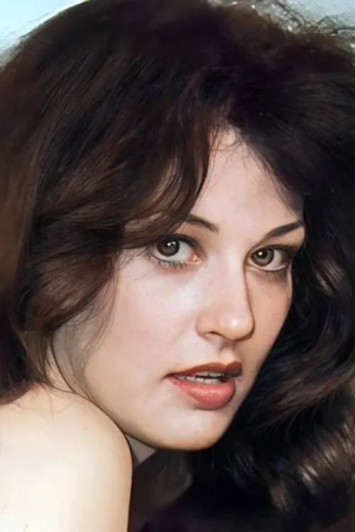 Bobbie Hall ha trabajado con Valerie Rae Clark en 3 ocasiones