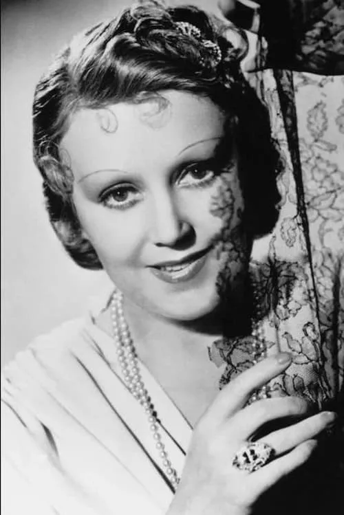 Valerie von Martens interpretando a Frau Professor Marianne Nägler