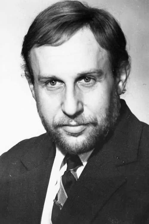 Valeriy Sheptekita interpretando a Dmitriy Stepanovich