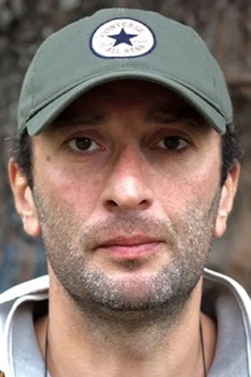 Vano Burduli interpretando a Burduli